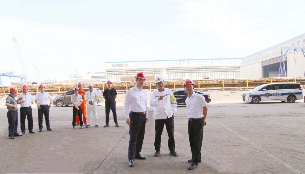 子公司伟德国际1946源于英国海洋SPP40平台供应船第二艘船N1054船顺利吉水(图1)