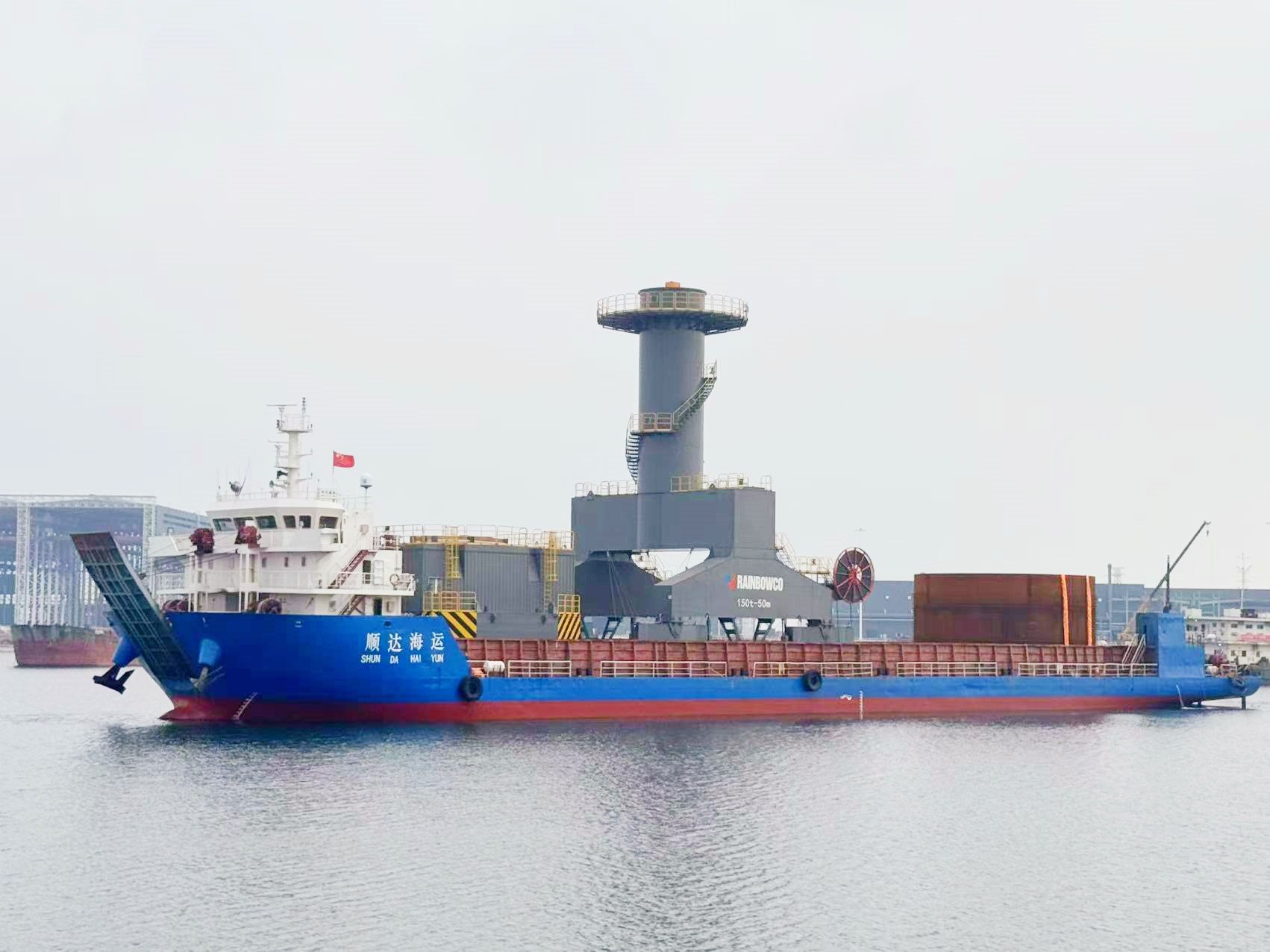 伟德国际1946源于英国智装码头迎来首艘船舶靠泊，GENMA通州湾制造基地发运能力实现重大突破(图1)