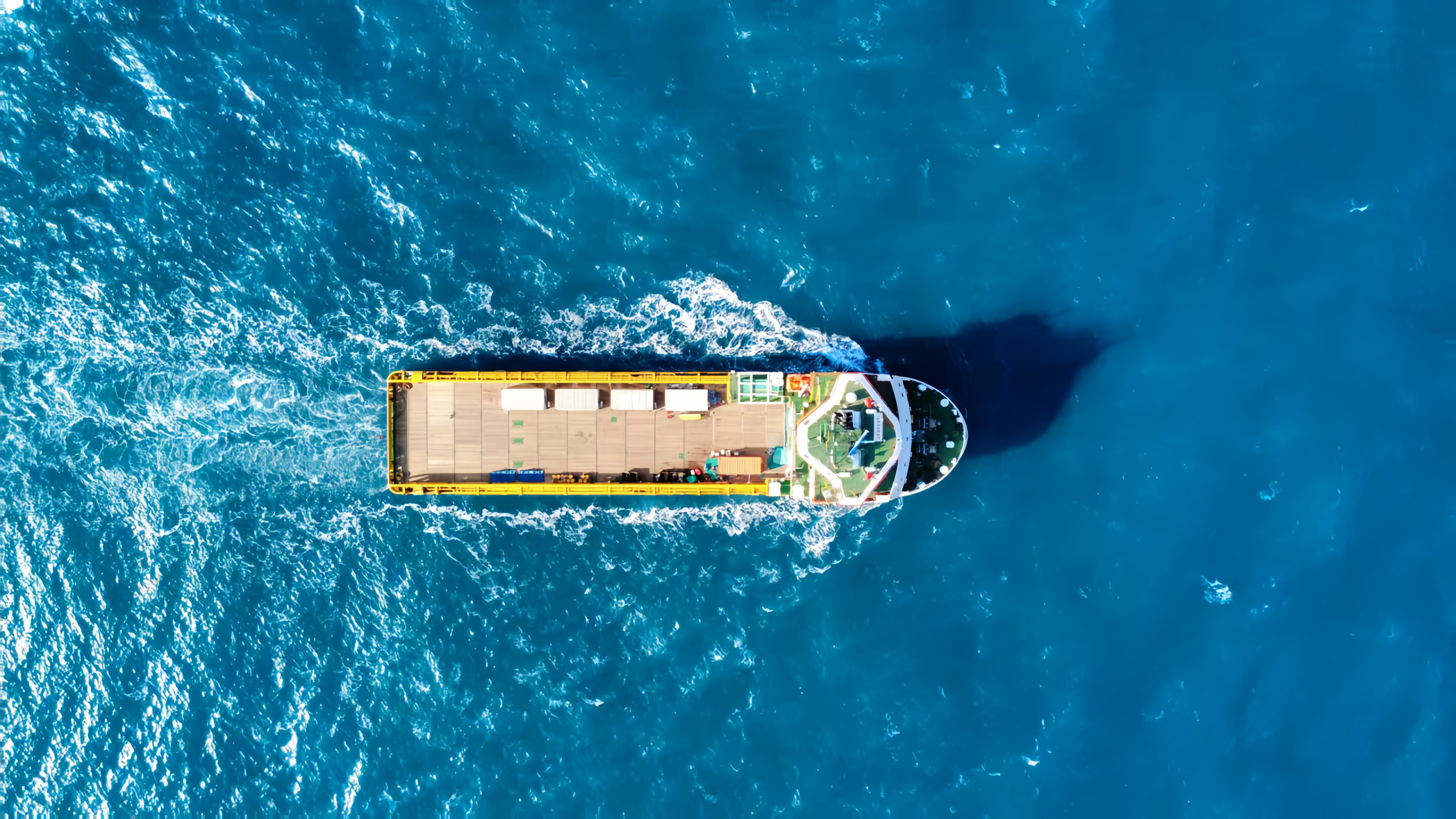 子公司伟德国际1946源于英国海洋SPP40平台供应船首制船试航凯旋(图1)